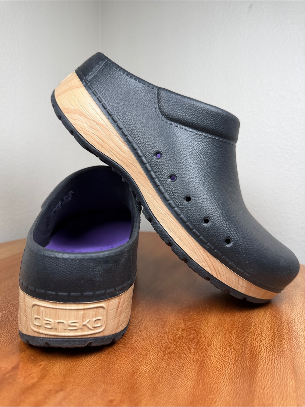 Dansko Kane Clog Black & Tan Lightweight Supportive Slip On Mule 40/9.5-10